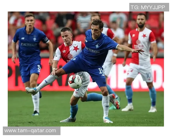 基迪纳摩迎战斯拉维亚强强对决引发球迷热议与期待 基迪纳摩迎战斯拉维亚强强对决引发球迷热议与期待