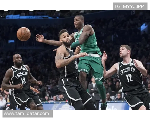 篮网与凯尔特人激烈对抗引发冲突球员情绪失控赛场风波不断